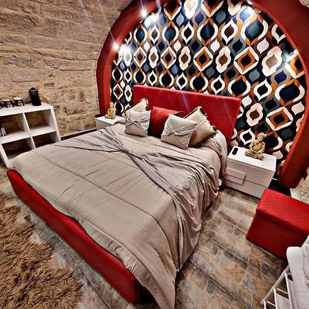Luxury Borgo Antico Apartment Bari Bagian luar foto