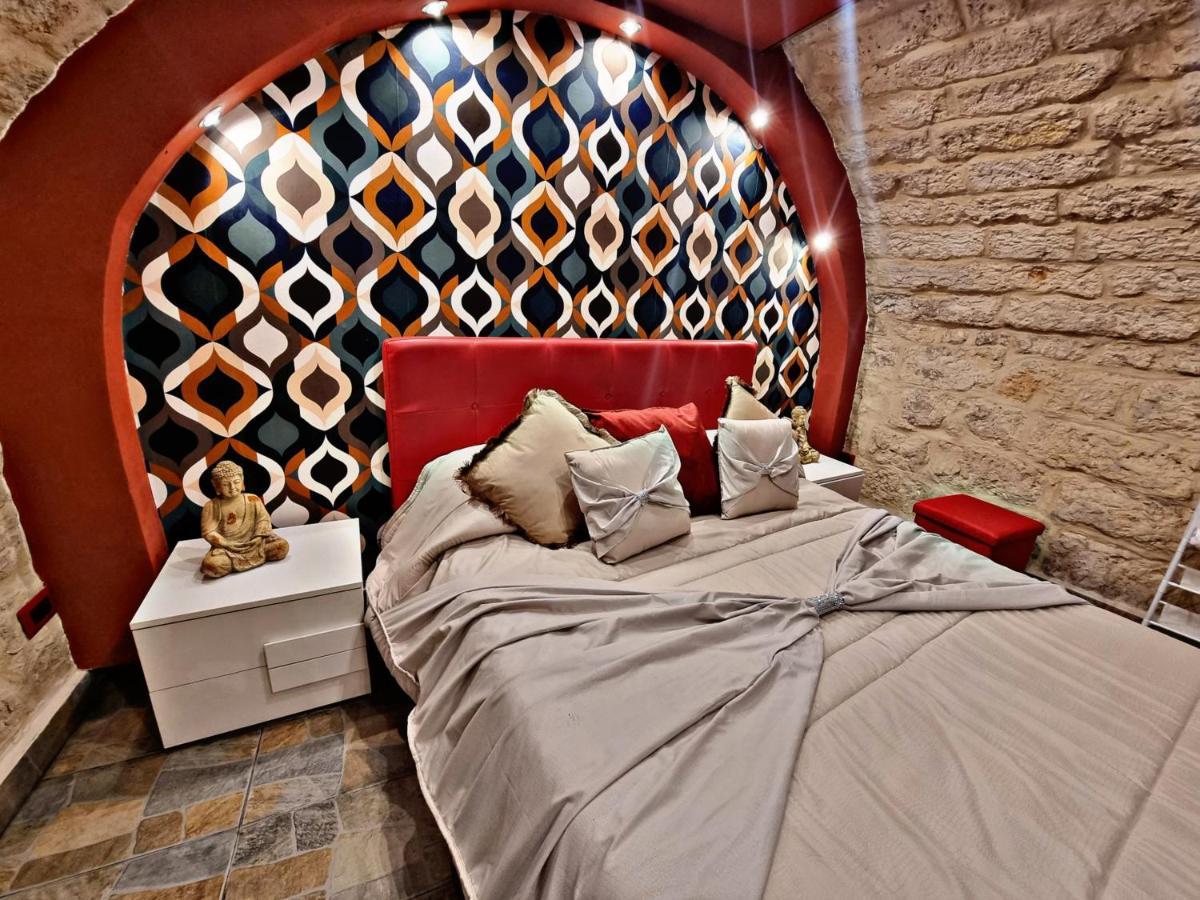 Luxury Borgo Antico Apartment Bari Bagian luar foto